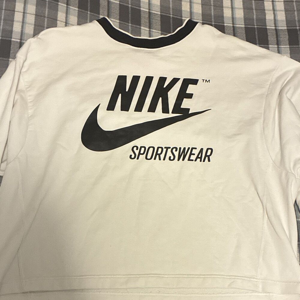 Nike Sportswear Men's White/Black Crew Neck Logo cropped Pullover Sweatshirt L